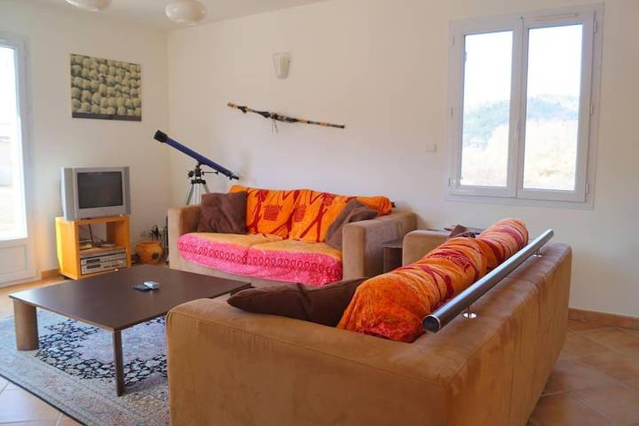 Location de vacances pour 9 personnes, avec terrasse et vue à Estoublon - 3