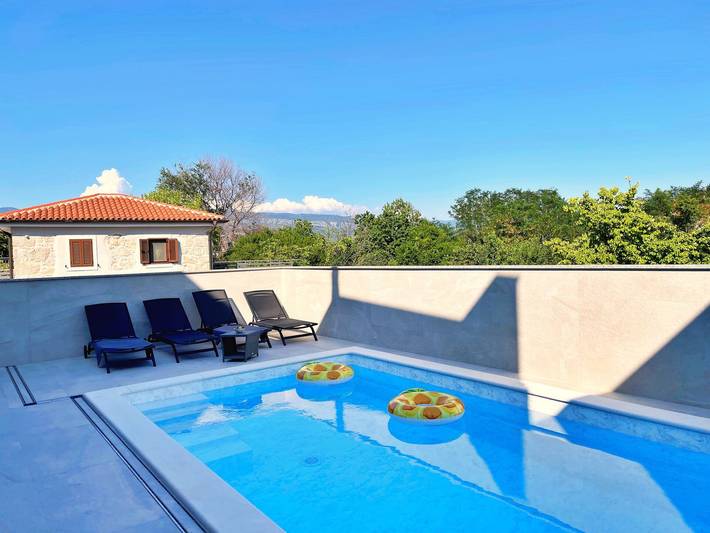Ferienwohnung für 6 Personen, mit Balkon/Terrasse und Pool