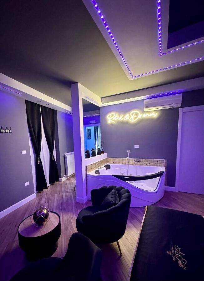 Bed and breakfast per 2 persone, con idromassaggio e balcone - 1