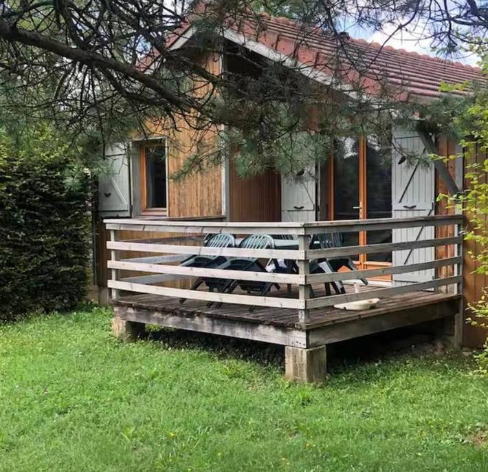 Gîte pour 6 personnes, avec Terrasse et Jardin à Uxelles