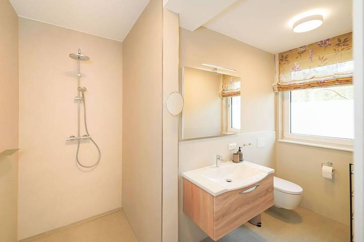 Appartement entier, Charming Top-Floor Suite with Large Private Rooftop Terrace in Rankwitz, Usedom