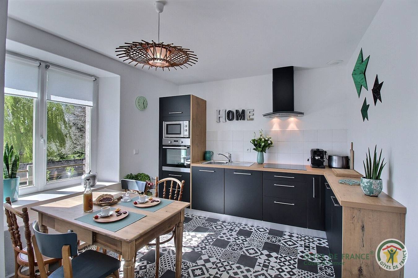 Le Passé Composé in Ploubazlanec, Côte de Goëlo