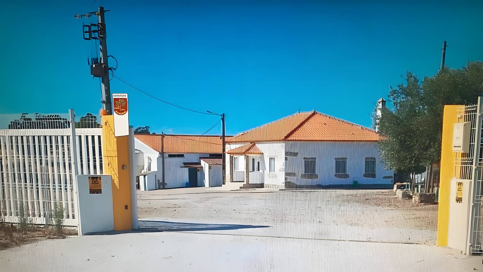 Appartement entier, Casa De Campo Das Oliveiras avec Terrasse Privée, Jardin Partagé et Climatisation in Uniao de Freguesias Idanha-a-Nova e Alcafozes, District de Castelo Branco