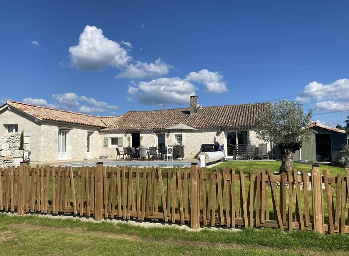 Gîte pour 8 personnes, avec jardin ainsi que terrasse et piscine, animaux acceptés à Les Lèves-et-Thoumeyragues - 2