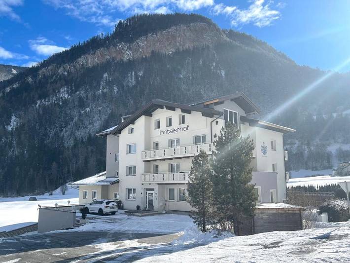 Ferienwohnung für 6 Personen, mit Balkon und Garten in Tösens