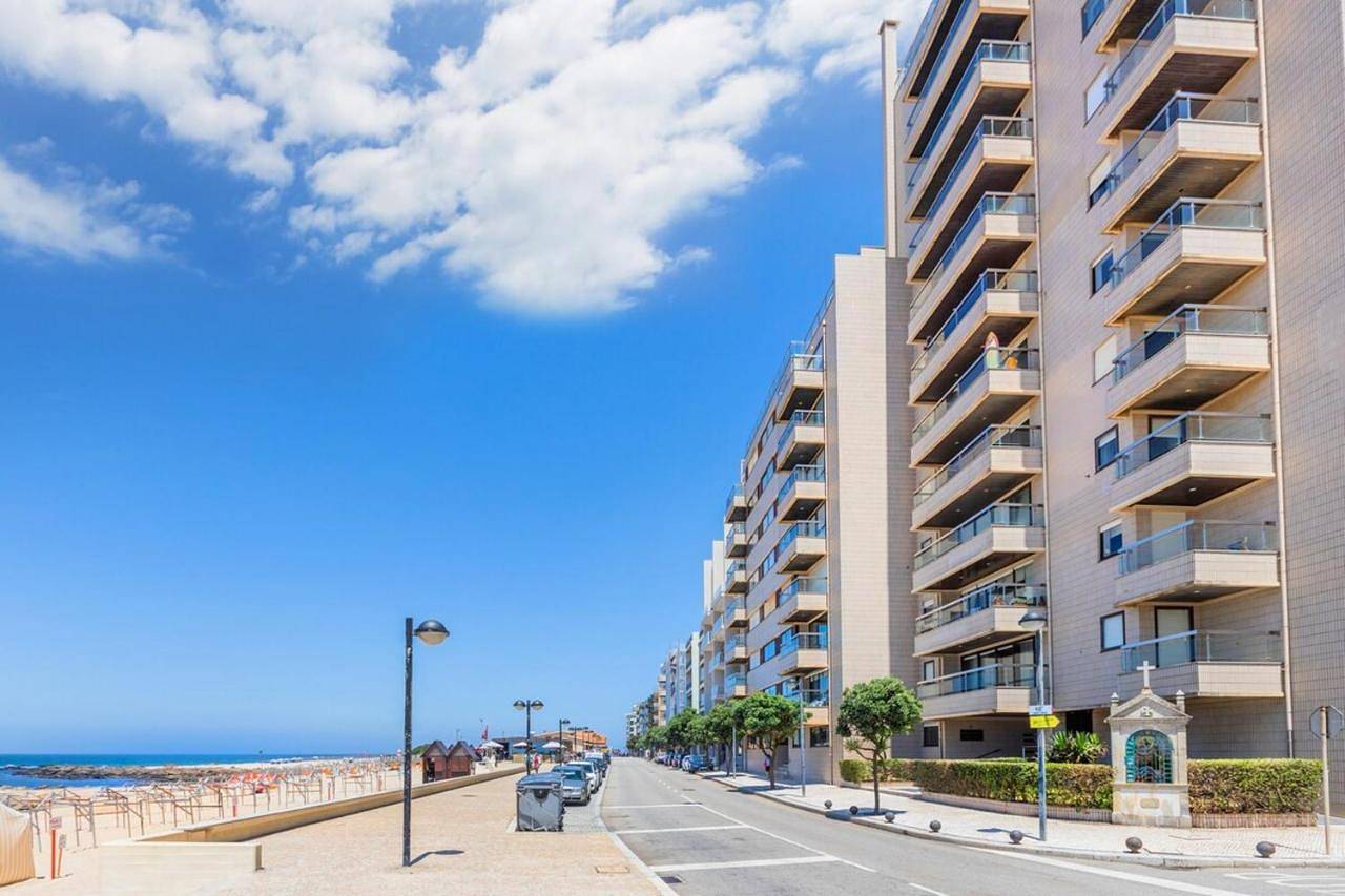 Apartamento inteiro, ☀ Povoa Sunset Views in Aver-o-Mar, Amorim e Terroso, Distrito do Porto