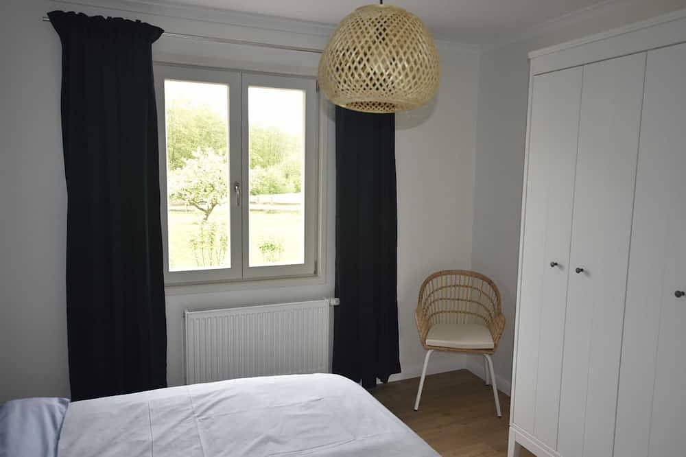 4-Raum-rotes Ferienhaus bis 8 Pers. - 4-Raum-Farbenfrohe-Ferienhäuser, Ovs 999 in Blowatz, Neuburg