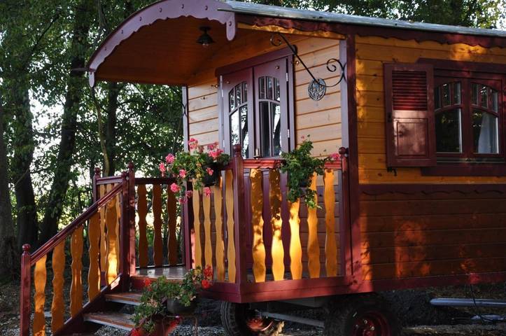 Location de vacances pour 5 personnes, avec Terrasse et Jardin ainsi que Sauna et Vue sur le lac à Outines