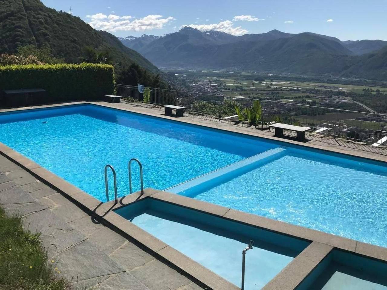 Ganze Wohnung, Seeblick und Pool in Tenero-Contra, Tessiner Alpen