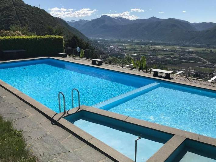 Ganze Wohnung, Seeblick und Pool in Tenero-Contra, Tessiner Alpen