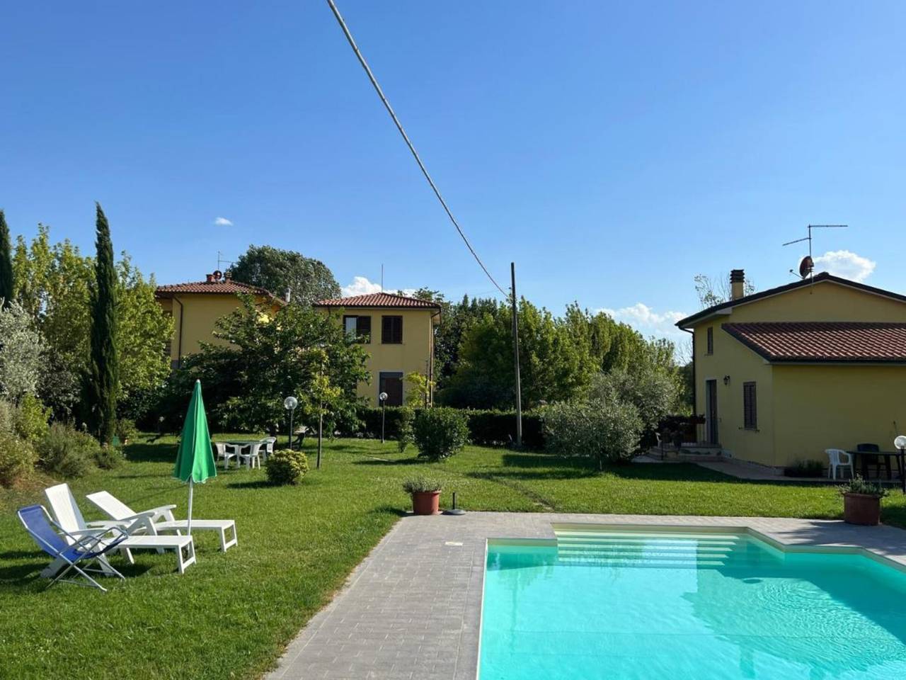 Apartment "Papà Giuseppe La Cantina" with Shared Pool and Wi-Fi in Arezzo Province