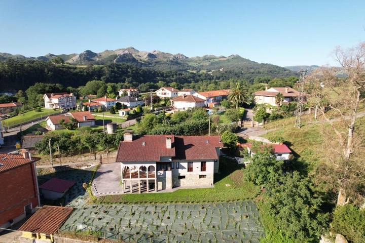 Casa rural para 12 personas, con jardín y vistas, Se admiten mascotas en Valle del Miera - 2