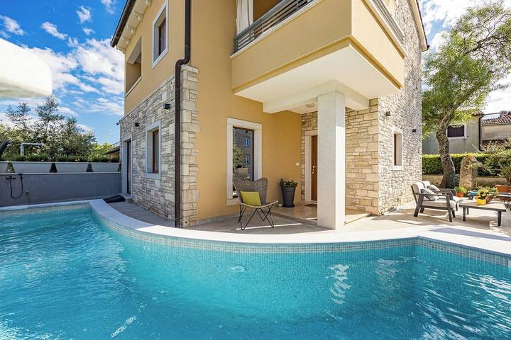 Ferienhaus für 6 Personen, mit Garten und Pool, mit Haustier