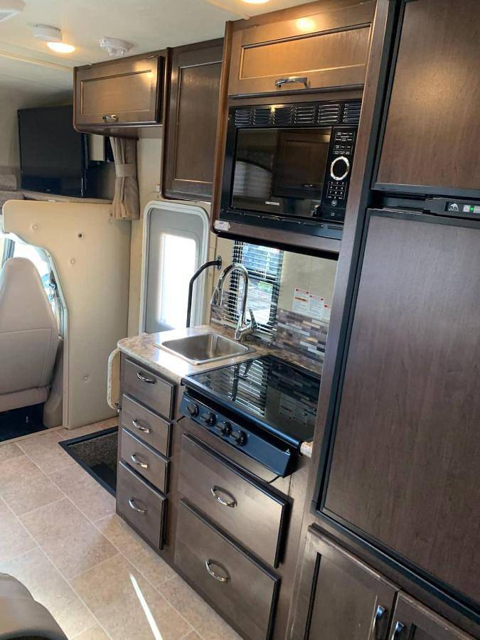 Aj-Xl Rv Rental in Los Angeles, San Fernando Valley