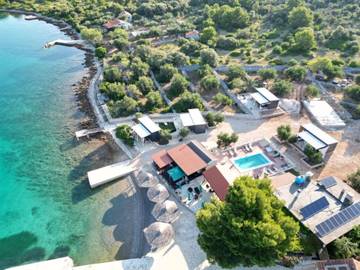 Ferienpark für 4 Personen, mit Garten und Pool in Kroatien