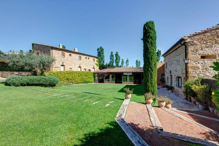 Casa rural para 3 personas, con Terraza además de Jardín y Vistas en La Bisbal del Ampurdán