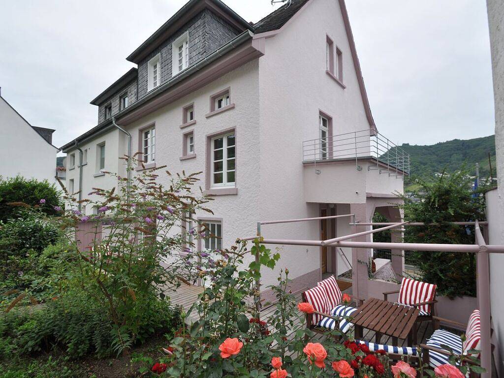 Ferienhaus in Cochem mit Schwimmbecken in Cond, Cochem