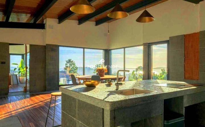 Casa rural para 10 personas, con jacuzzi además de jardín y piscina en Marín