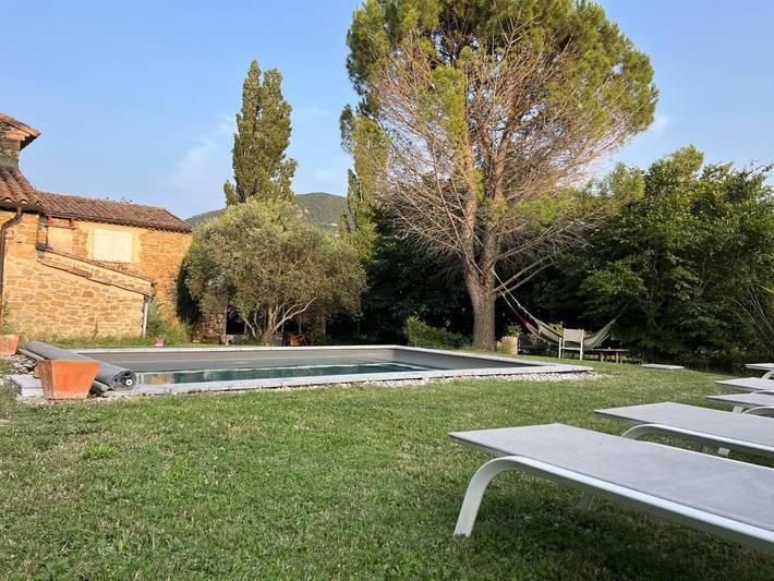 Chambre d’hôte pour 3 personnes, avec Terrasse et Jardin ainsi que Piscine et Vue