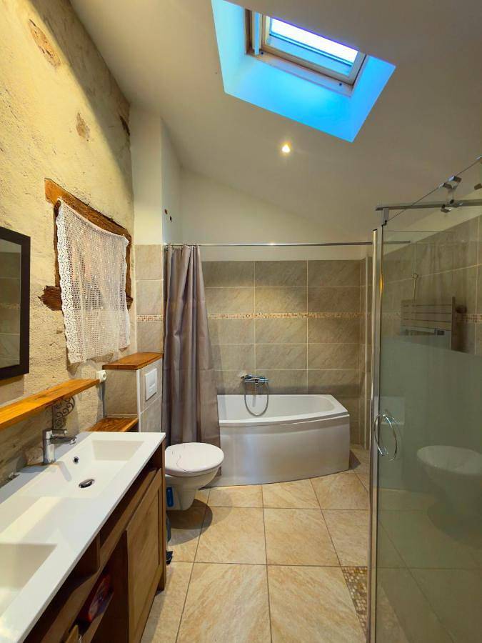 Location de vacances pour 15 personnes, avec terrasse à Sengouagnet - 4