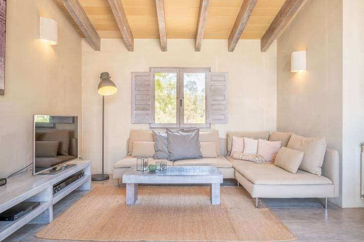 Casa de férias 'Cascada' com vista para a montanha, piscina privada e Wi-Fi in Costitx, Maiorca Centro