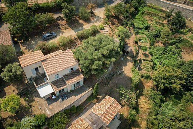 Location de vacances pour 6 personnes, avec vue et jardin à Cateri - 2