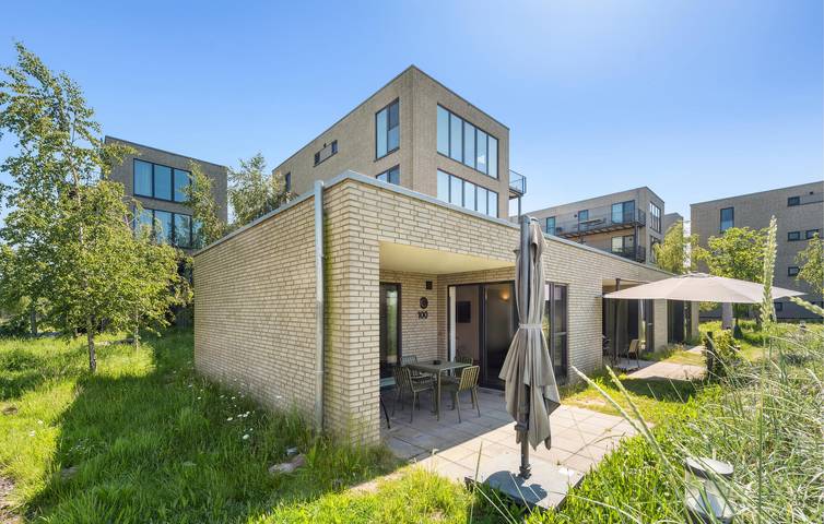 Ferienhaus für 4 Personen, mit Terrasse und Garten sowie Seeblick