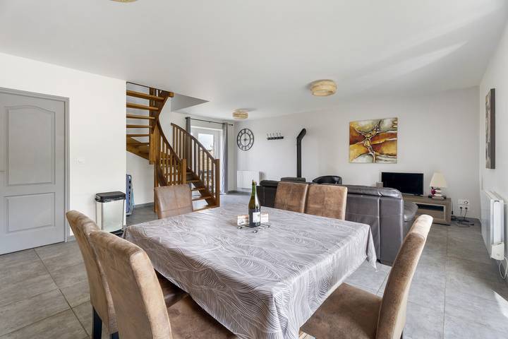 Gîtes des Lacs - L'oranger avec piscine, sauna et jaccuzzi partagés, terrasse privée et Wi-Fi in Jugon-les-Lacs, Région de Dinan