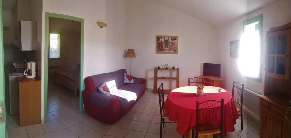 Location de vacances pour 5 personnes, avec jardin ainsi que vue et piscine à Tauriers - 2