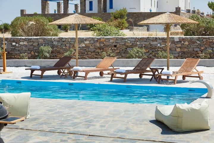 Villa pour 3 personnes, avec jardin ainsi que piscine et jacuzzi dans Paros