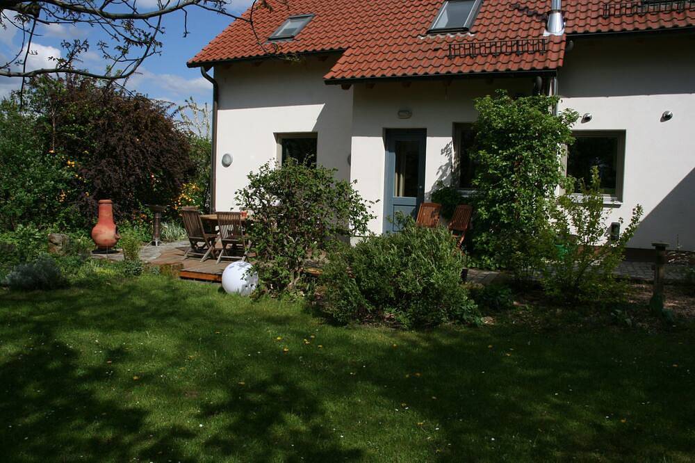 Freistehendes, komfortabel eingerichtetes Ferienhaus  mit herrlichem Garten in Gohrisch, Elbsandsteingebirge