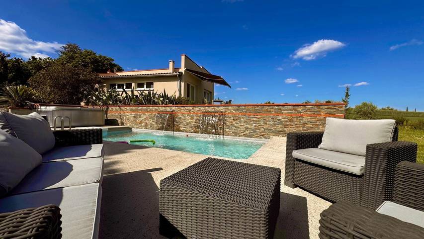 Gîte pour 4 personnes, avec Terrasse ainsi que Jardin et Piscine à Cahuzac-sur-Vère - 3