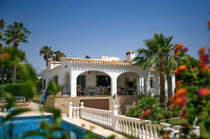 Villa pour 8 personnes, avec jardin et terrasse - 1