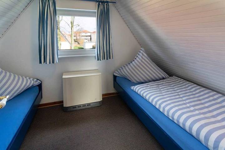 Ferienhaus für 4 Personen, mit Garten in Harlesiel - 2