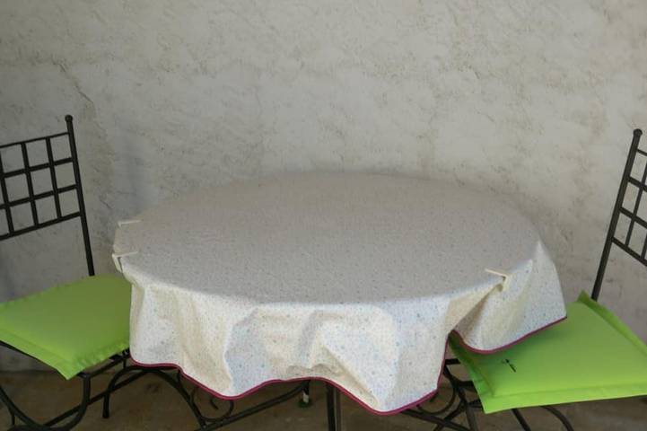 Entire apartment, Nice Studio With Terrace, Parking and Garden in Green and Quiet in Ceyreste, Marseille region