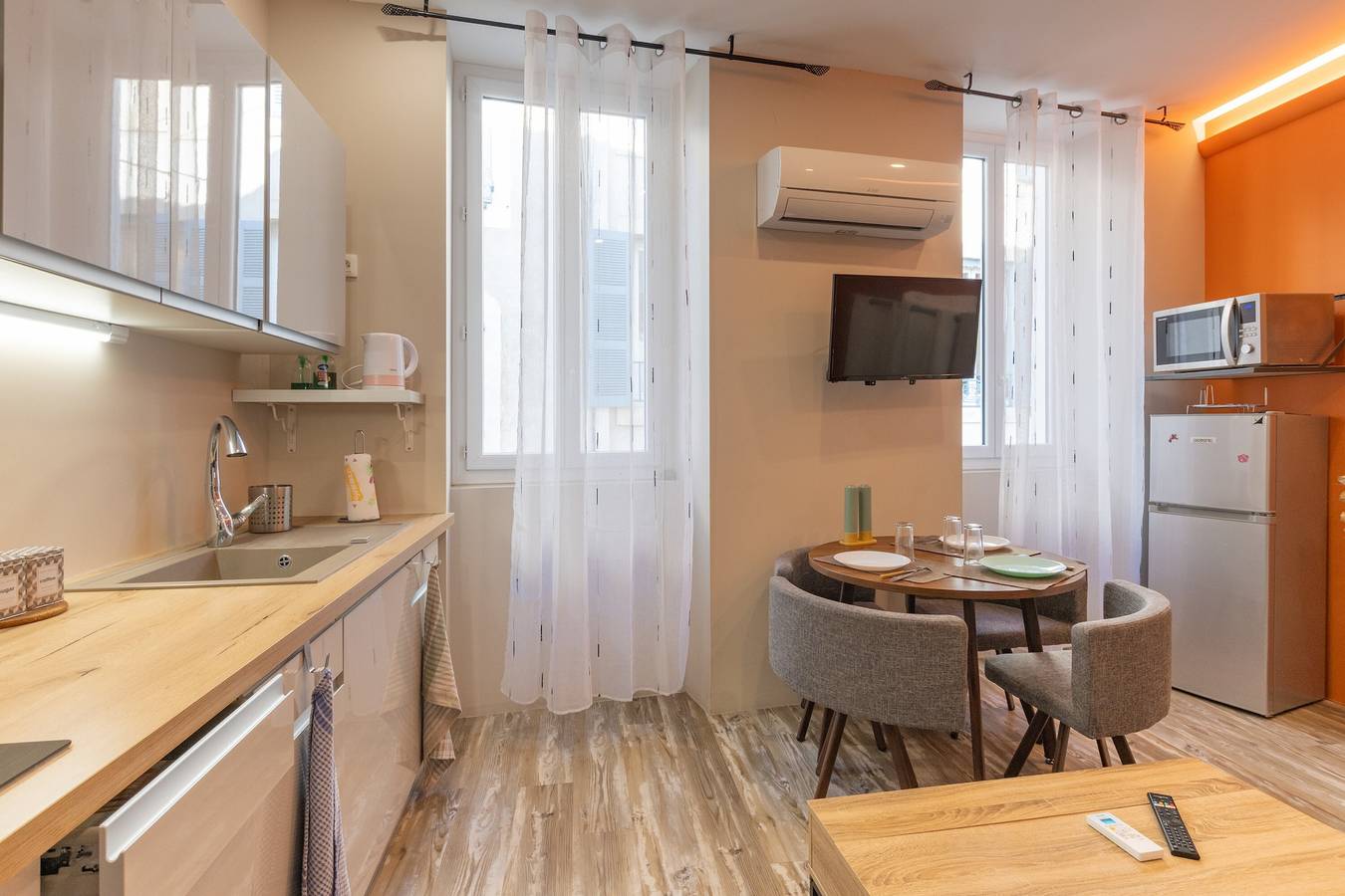 Appartement entier, Appartement '106 - T2 Cosy' avec Wi-Fi et Climatisation in Bourg-Saint-Andéol, Privas