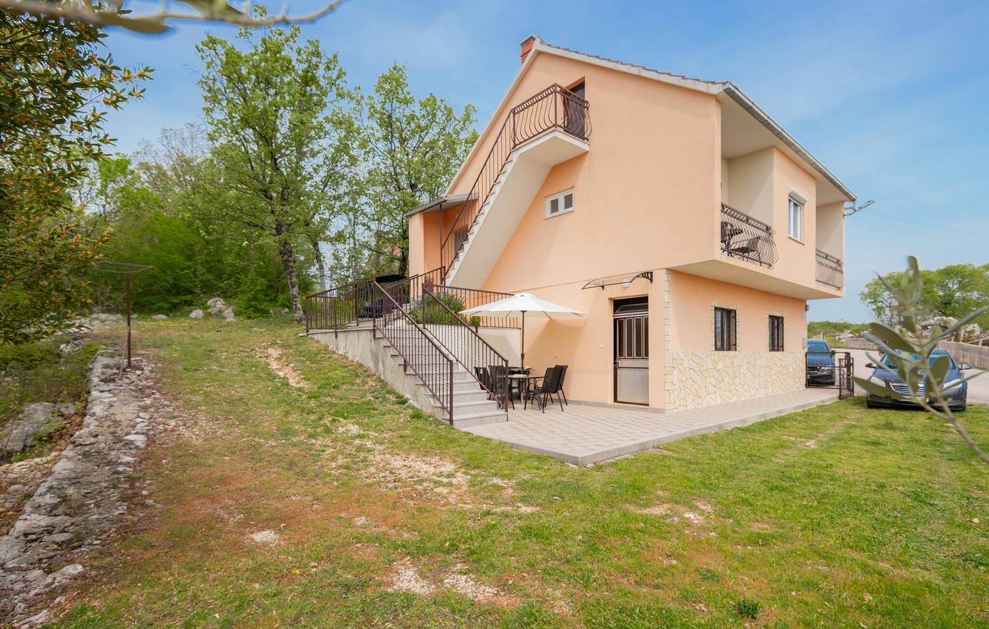 Gemütliche 1-Zimmer-Wohnung mit Terrasse in der Nähe des Prološko-Sees in Makarska Riviera
