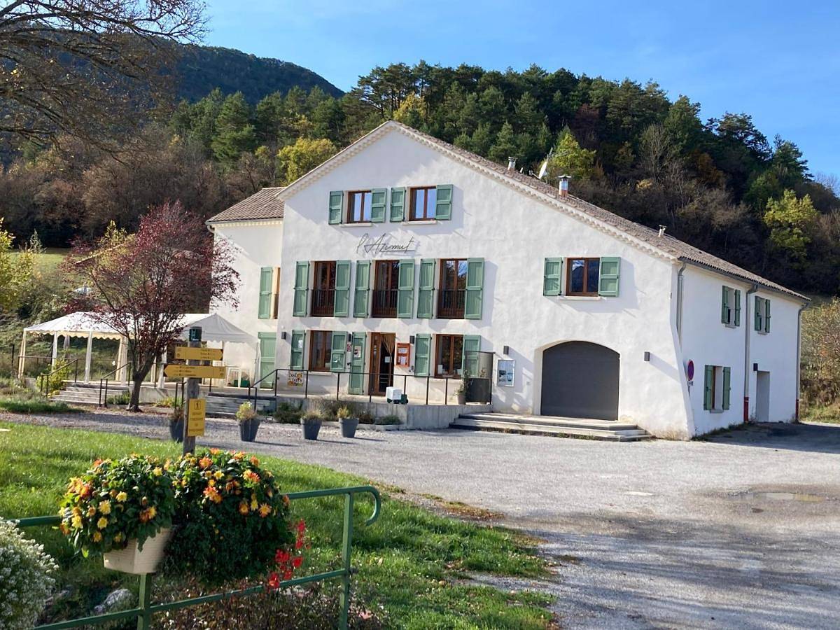 Double Room in Senez, Alpes-de-Haute-Provence
