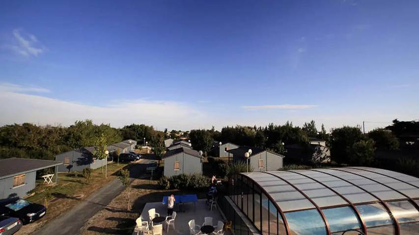 Appartement de vacances pour 3 personnes, avec piscine ainsi que jardin et sauna, animaux acceptés