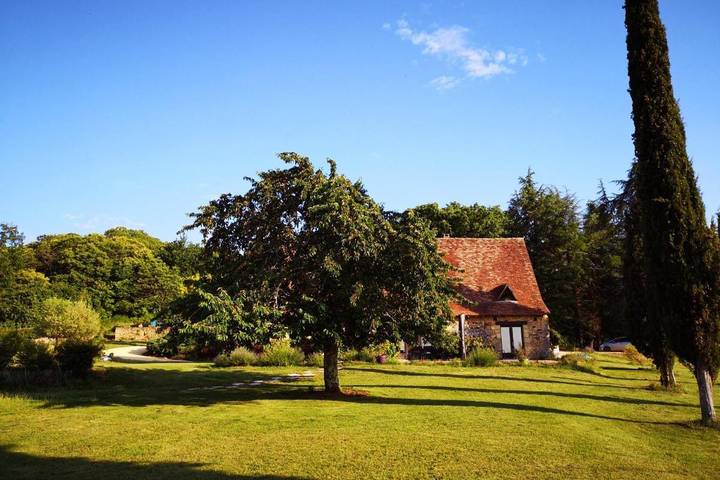 Location de vacances pour 10 personnes, avec terrasse ainsi que piscine et jardin, animaux acceptés à Le Buisson-de-Cadouin - 3