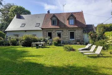Gîte pour 10 personnes, avec jardin à La Chapelle-sur-Dun
