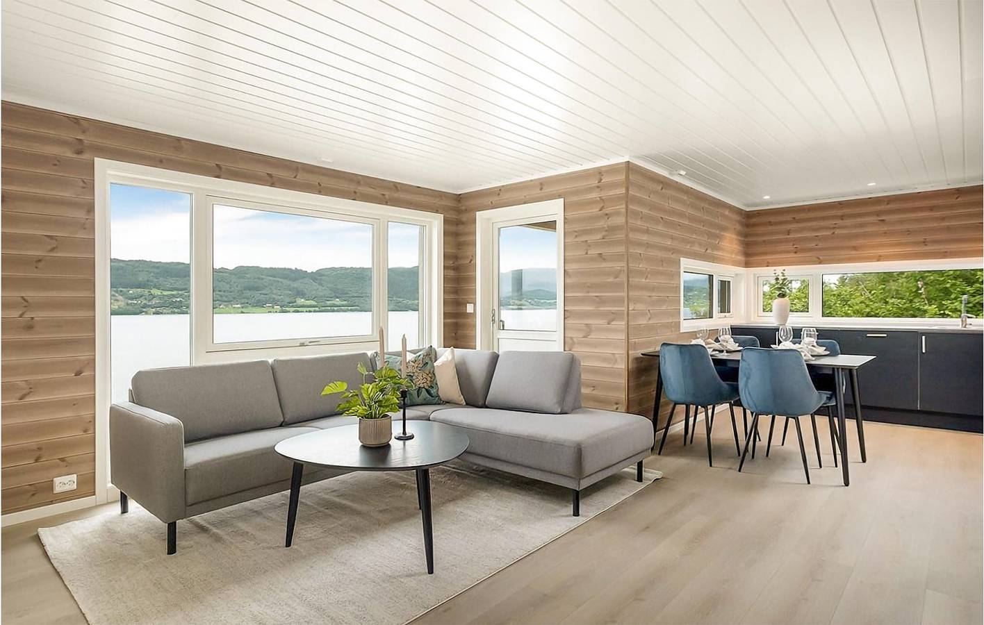 Ferienhaus für 5 Personen mit Garten in Gjemnes, Nördliches Fjordnorwegen