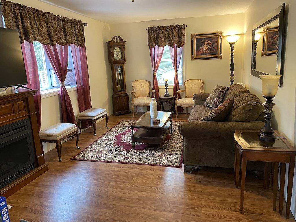 Catskill Mountain House private 5 acre backyard,\ngolf, Ski, Hike, Boating, Fish in Greene County (NY)