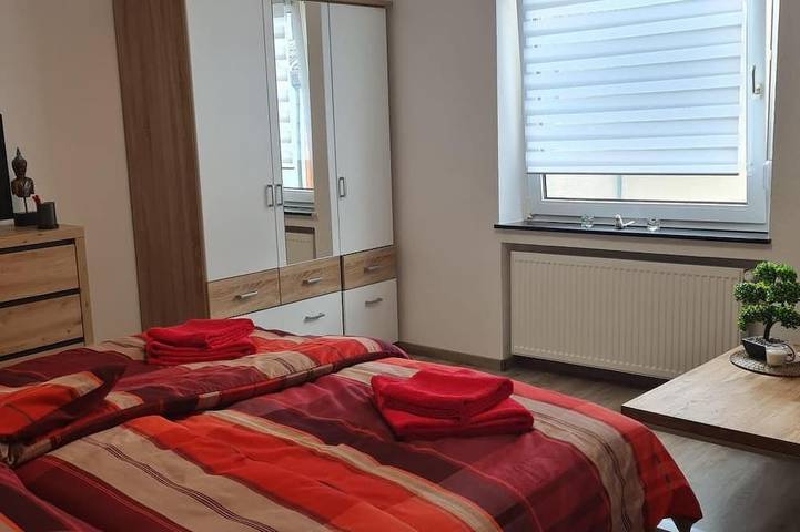 Ganze Wohnung, Liebevolle Ferienwohnung in zentraler Lage in Monheim am Rhein, Kreis Mettmann