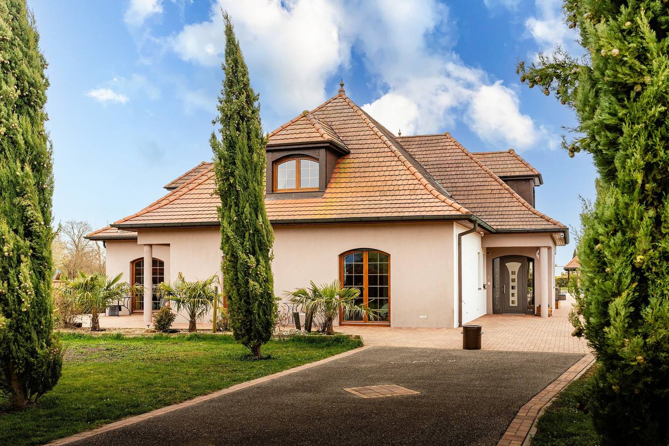 La Perle Bleue – Exklusive 300 m² Wohnung mit Pool nahe Strasbourg in Hœrdt, Region Straßburg