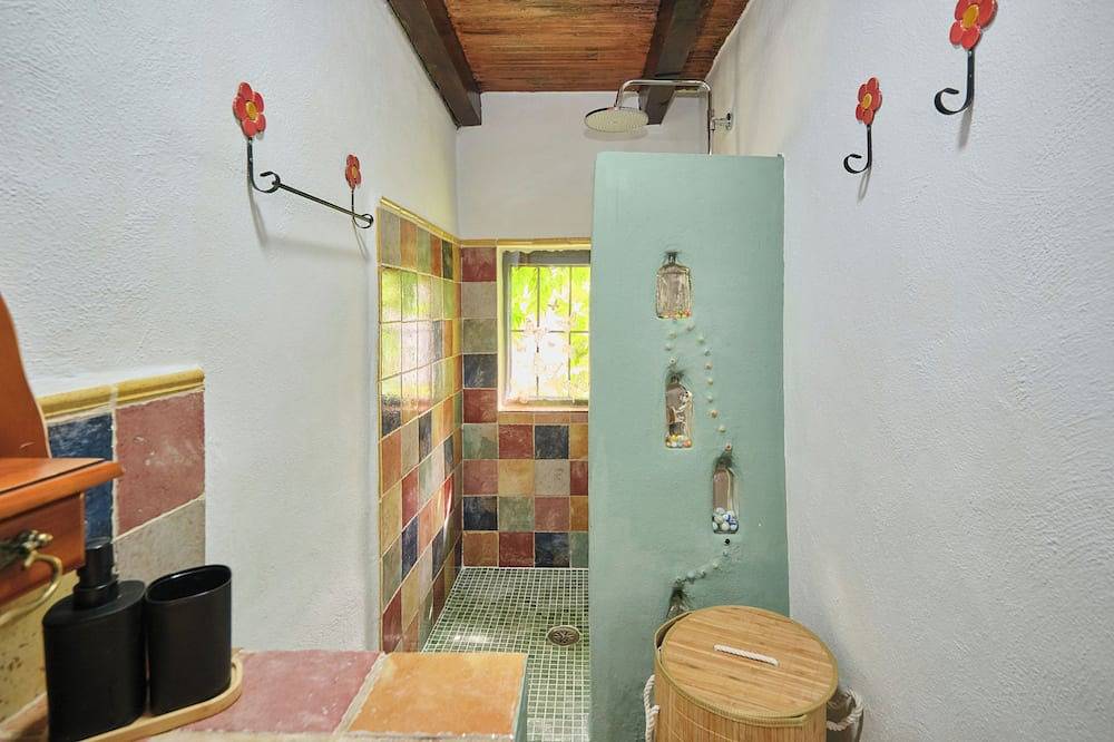 Luxury bedroom in Los Bermejales with a view of the pool. in Arenas del Rey, Cordillera Penibética