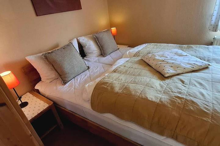 Stylish 100m² accommodation with fireplace, terrace and three bedrooms in Este de Fehmarn, Puttgarden