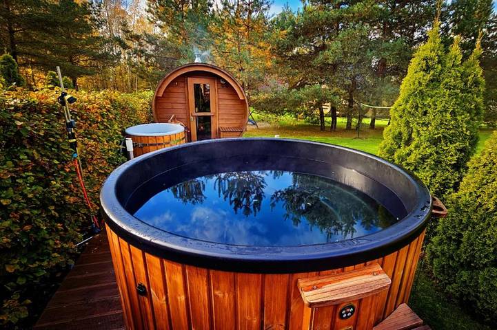 Domek letniskowy dla 6 osób, z ogród i basen oraz sauna i widok, zwierzęta dozwolone w Pojezierze Iławskie