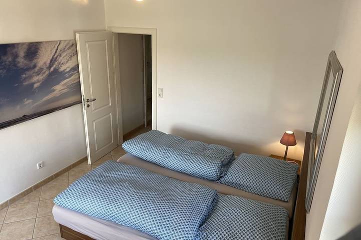 Ganze Wohnung, Direkt am Strand,Balkon mit Blick aufs Meer,Strandkorb ,nahe am Golfplatz in Raucherstrand, Wyk auf Föhr