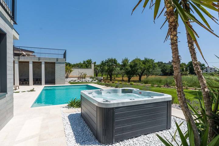 Villa für 8 Personen, mit Garten und Sauna sowie Whirlpool und Pool in Medulin - 2